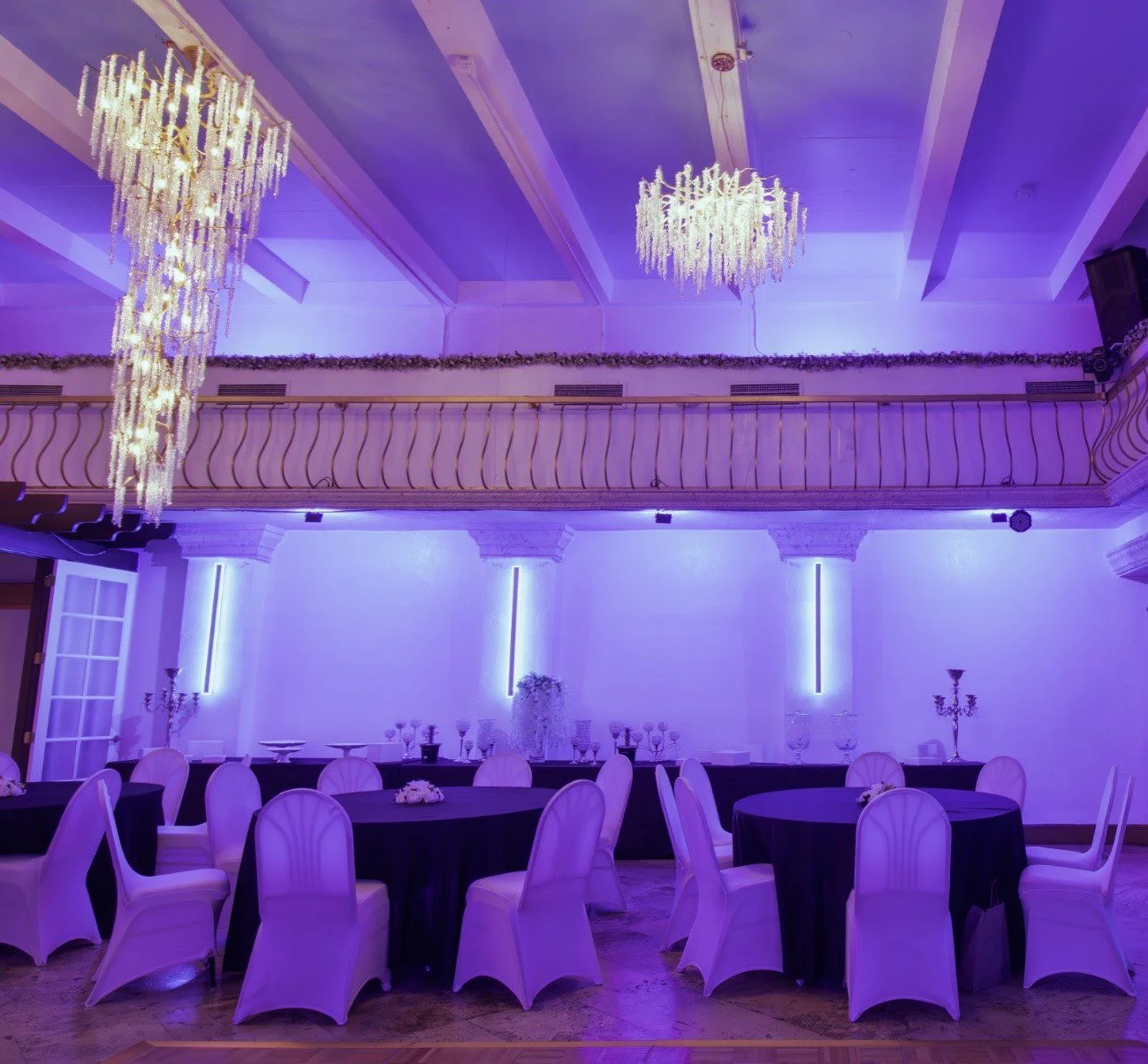 Elegant crystal chandelier at Kairos event space